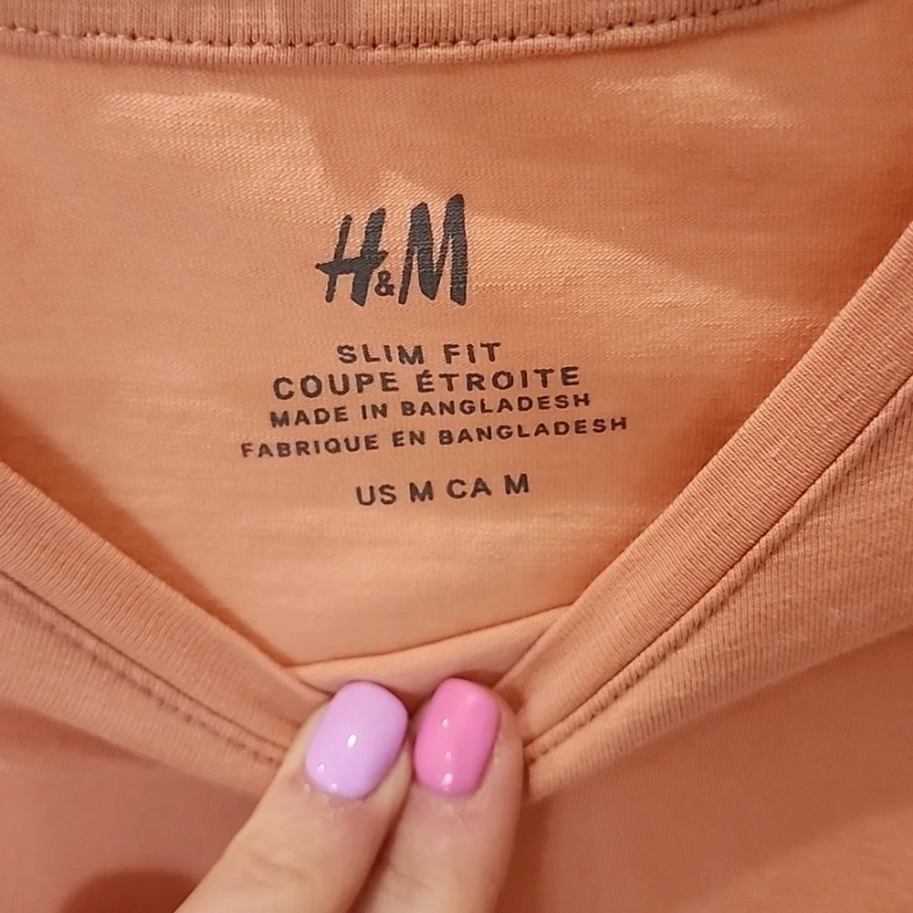 H&M boy's t-shirt. Size M